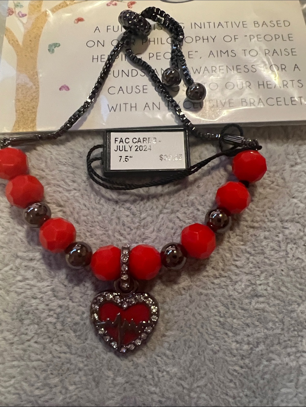 Red Heart Beaded Bracelet - Picture 2 of 2